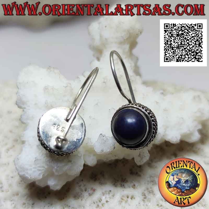 Boucles d'oreilles crochet en argent avec cabochon rond en lapis lazuli entouré de 4 rangées de boules