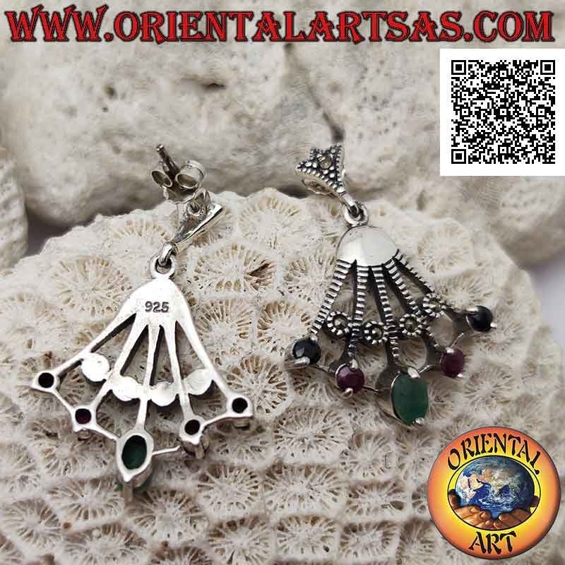 Boucles d'oreilles pendantes en argent avec saphirs naturels, rubis et émeraudes alternés avec de la marcassite