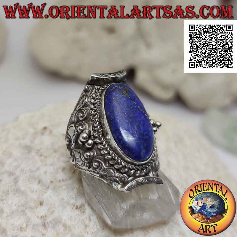 Bague en argent avec lapis lazuli ovale sur monture népalaise et décor floral ethnique en haut relief (17)