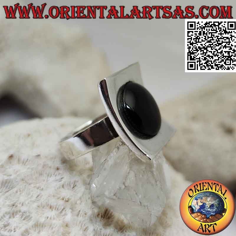 Anillo de plata liso cuadrado cóncavo con ónix cabujón redondo central