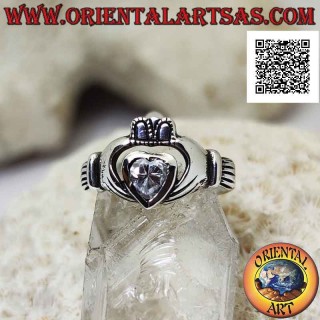 Anello in argento Claddagh Irlandese (Amore lealtà ed amicizia) bombato con cuore di zircone bianco