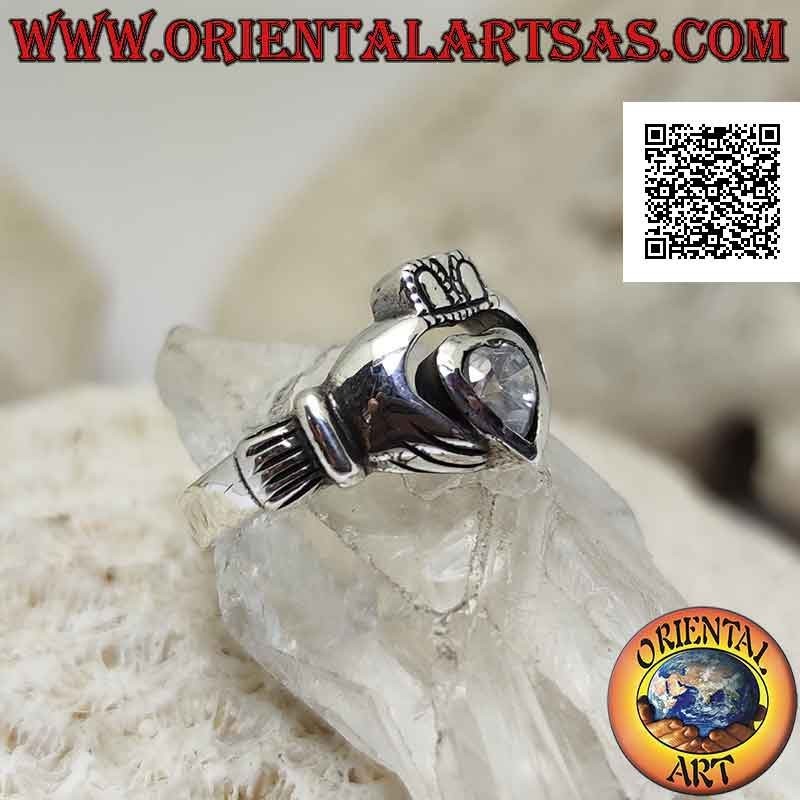 Anillo de plata Irish Claddagh (Amor, lealtad y amistad) redondeado con un corazón de circonita blanca