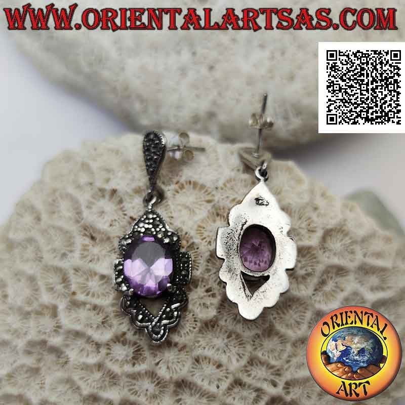 Orecchini in argento con ametista naturale sfaccettata incastonata sporgente su montatura tempestata di marcassite