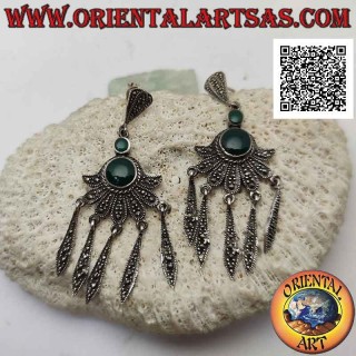 Boucles d'oreilles en argent avec agate verte ronde double sur éventail avec pendentifs cloutés de marcassite