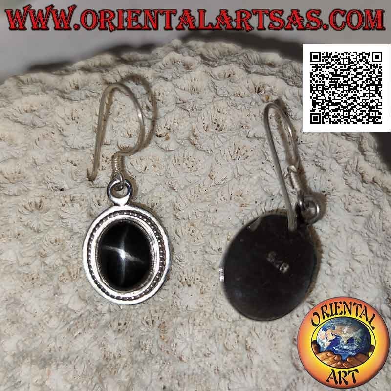 Pendientes de plata con cabujón ovalado Black Star (estrella diópsido) y borde ancho liso con entretejido