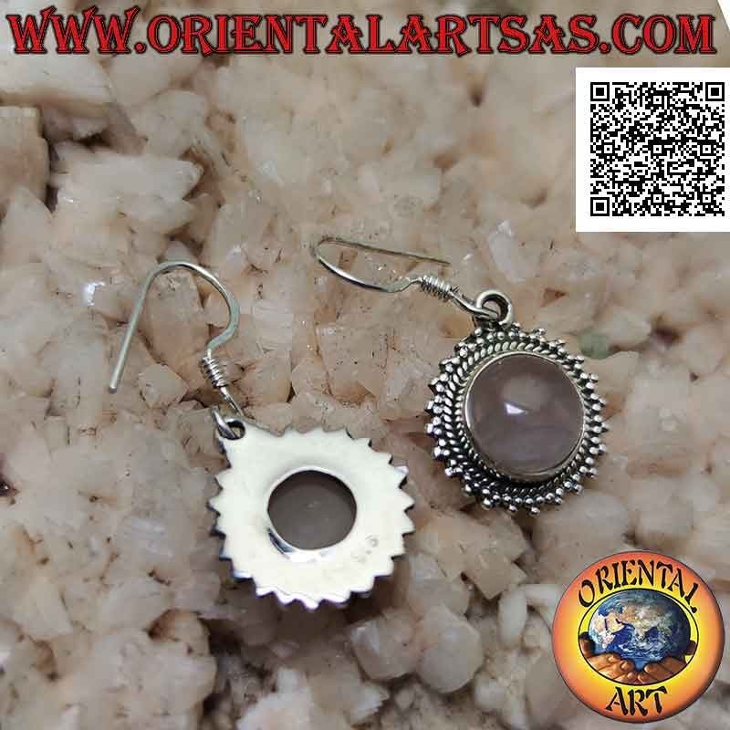 Boucles d'oreilles en argent avec quartz rose cabochon rond et cadre de trio de boules lisses