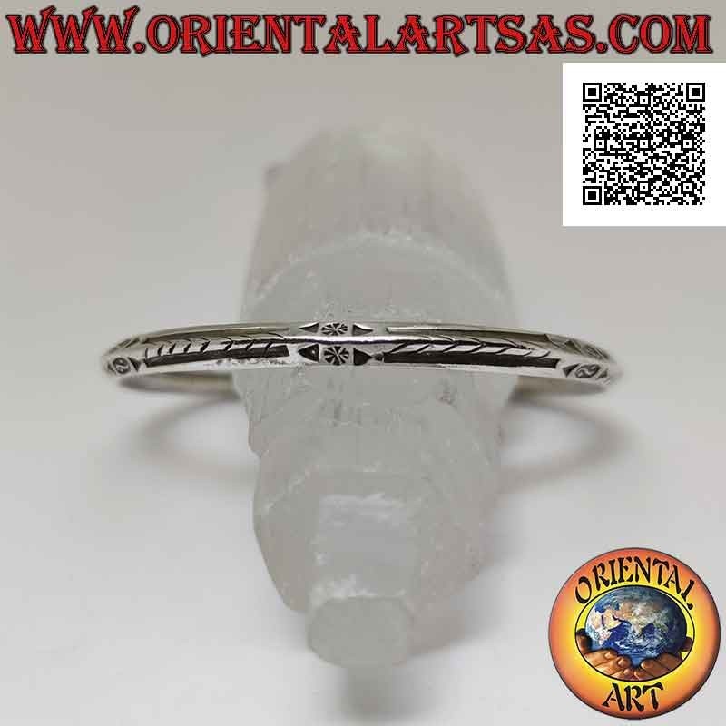 Starres Armband in 925 ‰ Silberraute mit Yin Yang Tao und gravierten schrägen Linien