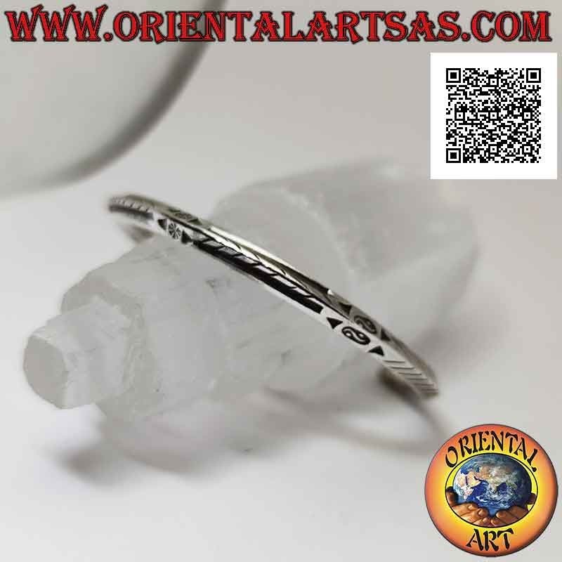 Bracciale rigido in argento 925‰ romboidale con yin yang Tao e linee oblique incise