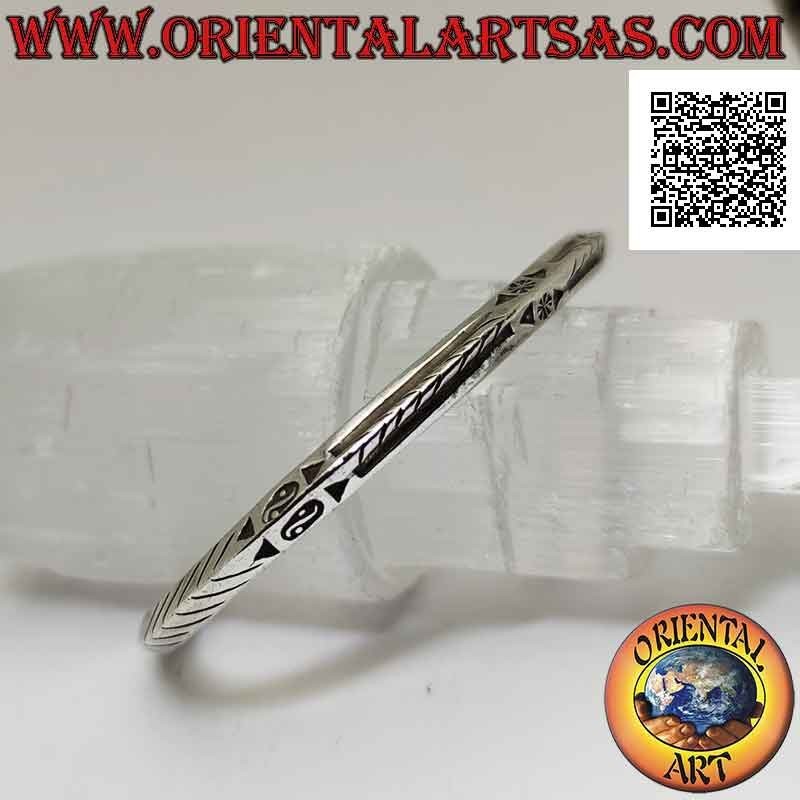 Bracciale rigido in argento 925‰ romboidale con yin yang Tao e linee oblique incise