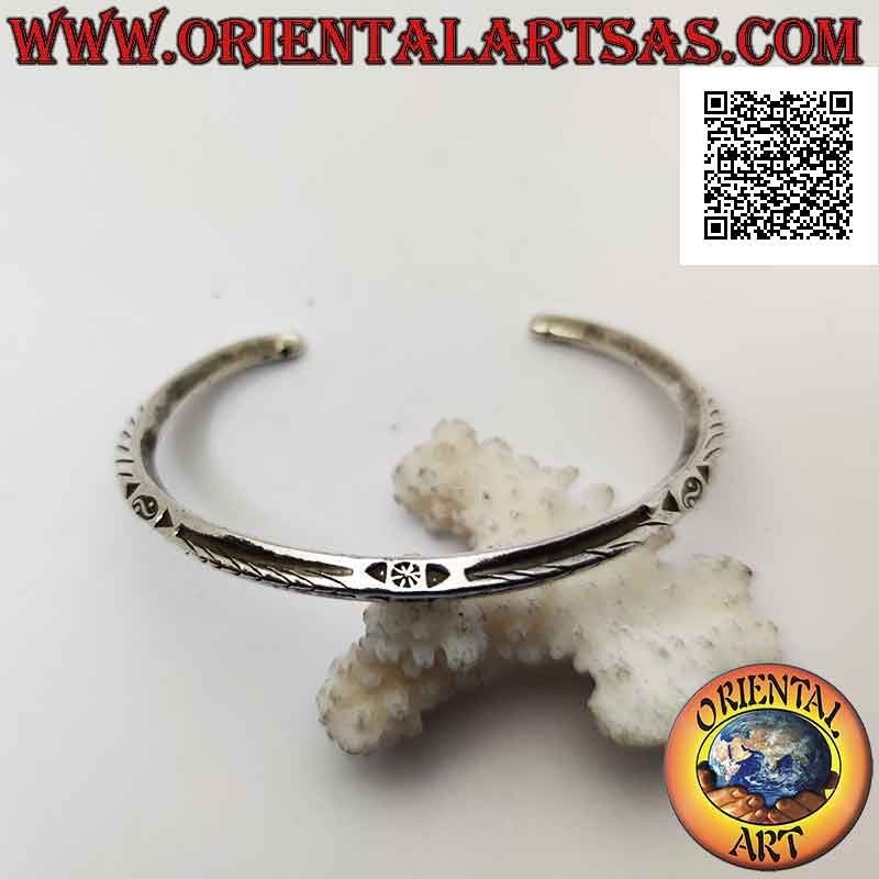Bracelet rigide en argent 925 ‰ rhomboïde avec yin yang Tao et lignes obliques gravées