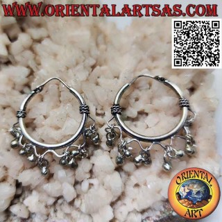 Silberne Creolen mit Flechtung und 22 mm hängenden Kugeln
