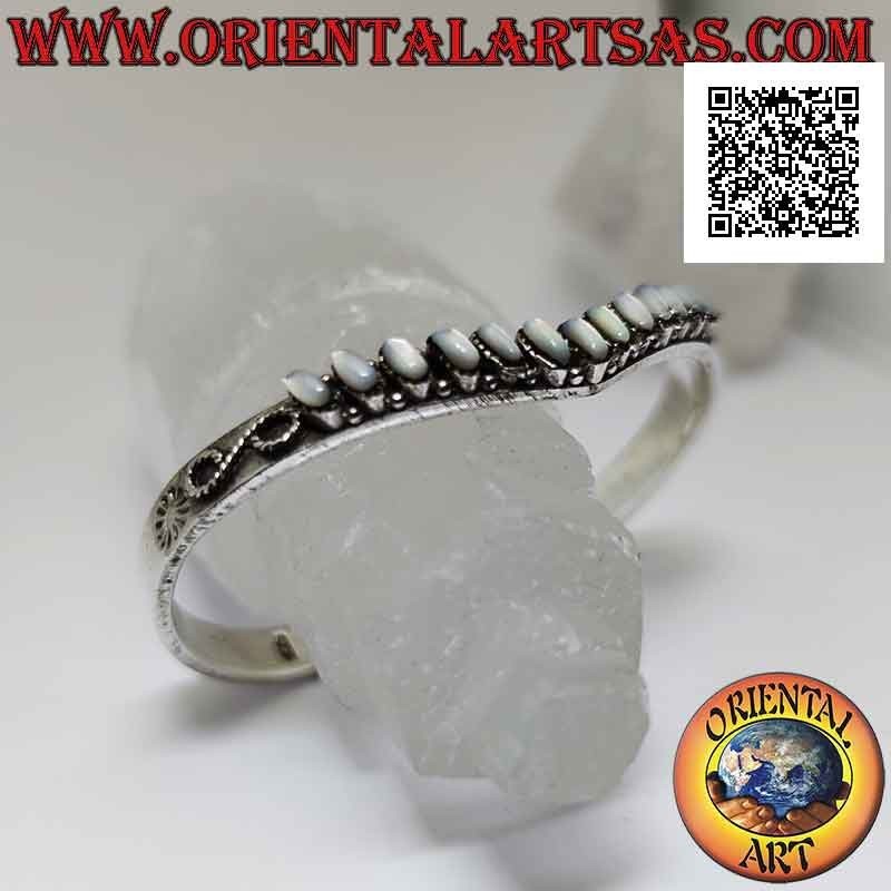 V-shaped rigid bracelet in 925 ‰ silver with engraved oval mother-of-pearl between Greek and sun