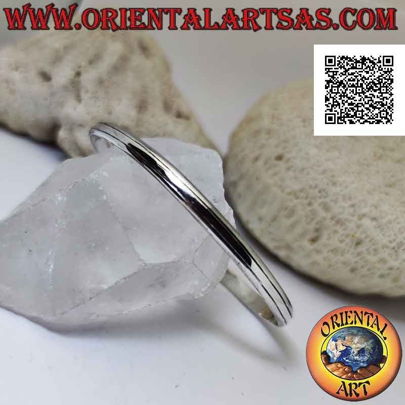 Bracelet rigide en argent 925 ‰ lisse légèrement arrondi avec double ligne parallèle gravée