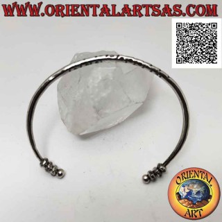 Rundes starres Armband in 925 ‰ Silber mit zentralen Gravuren und Trio beweglicher Donuts an den Terminals