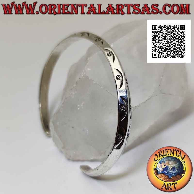 Pulsera rígida triangular de plata 925 ‰ con barcos y flores grabadas