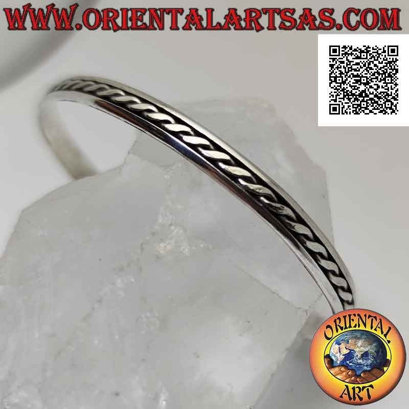 Bracelet rigide en argent 925 ‰ avec entrelacement de deux fils en bas-relief le long du centre