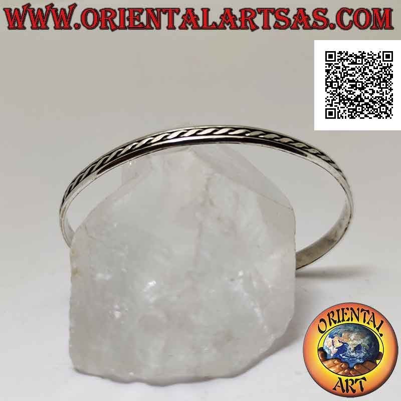 Starres Armband aus 925 ‰ Silber mit Verflechtung von zwei Drähten im Basrelief entlang der Mitte