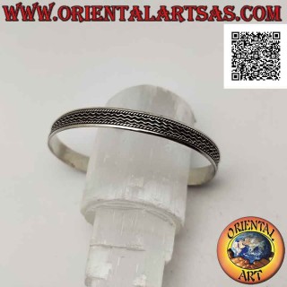 Bracelet rigide en argent 925 ‰ avec trio de fils en bas-relief entre entrelacs