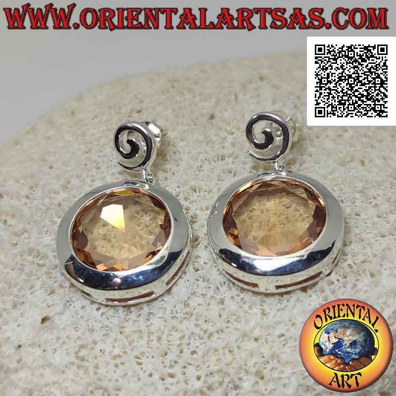 Orecchini in argento con spirale a lobo e grande zircone champagne tondo sfaccettato a filo bordo liscio