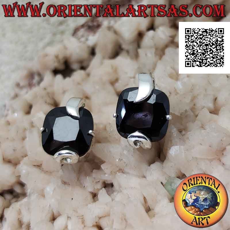 Silberne Lobe-Ohrringe mit facettiertem quadratischem Spinell und dickem Top-Haken