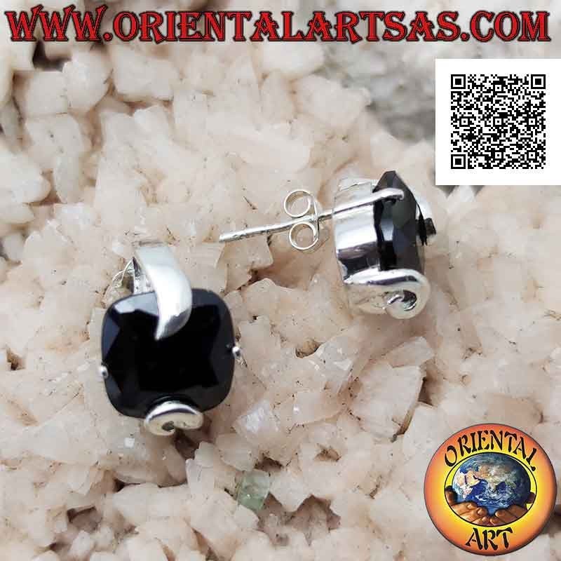 Silberne Lobe-Ohrringe mit facettiertem quadratischem Spinell und dickem Top-Haken