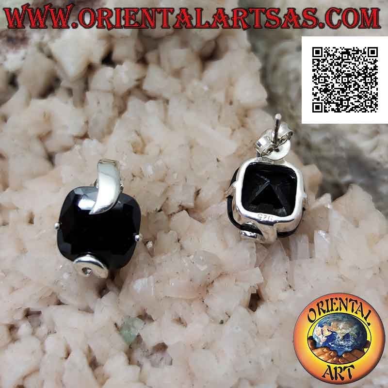 Boucles d'oreilles à lobes en argent avec spinelle carré facetté et crochet supérieur épais