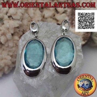 Orecchini in argento da lobo con grande zircone azzurro ovale sfaccettato a filo bordo liscio