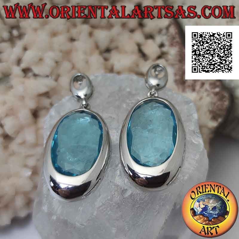 Pendientes lóbulos de plata con gran circonita azul ovalada facetada con alambre de borde liso