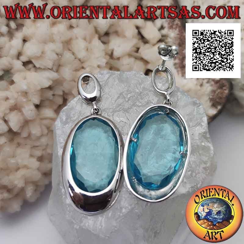 Orecchini in argento da lobo con grande zircone azzurro ovale sfaccettato a filo bordo liscio