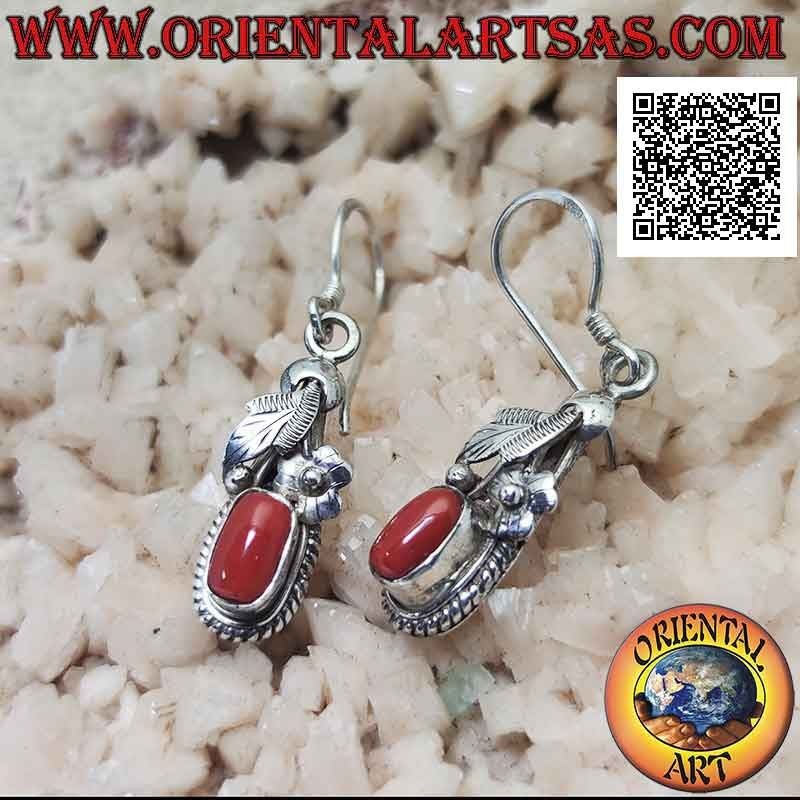 Pendientes de plata con coral antiguo ovalado natural rodeado de entretejido y hoja con flor arriba