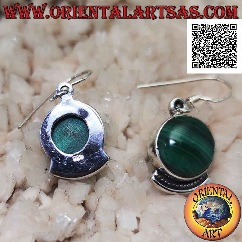 Orecchini in argento con malachite naturale tonda e archetto decorativo sotto