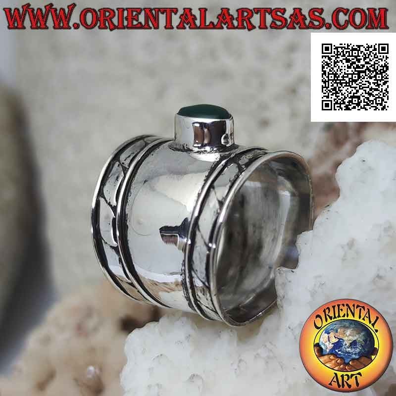 Wide band silver ring with oval green agate and oblique engravings on the sides, Bali