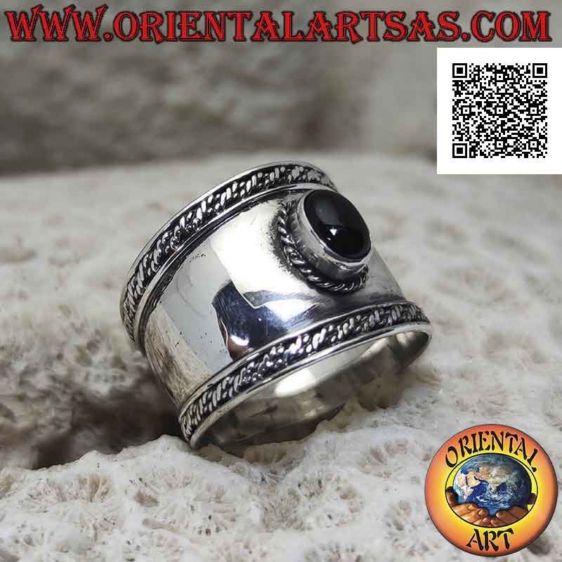 Breitband-Silberring mit ovalem Onyx und seitlicher Flechtung, Bali (24)
