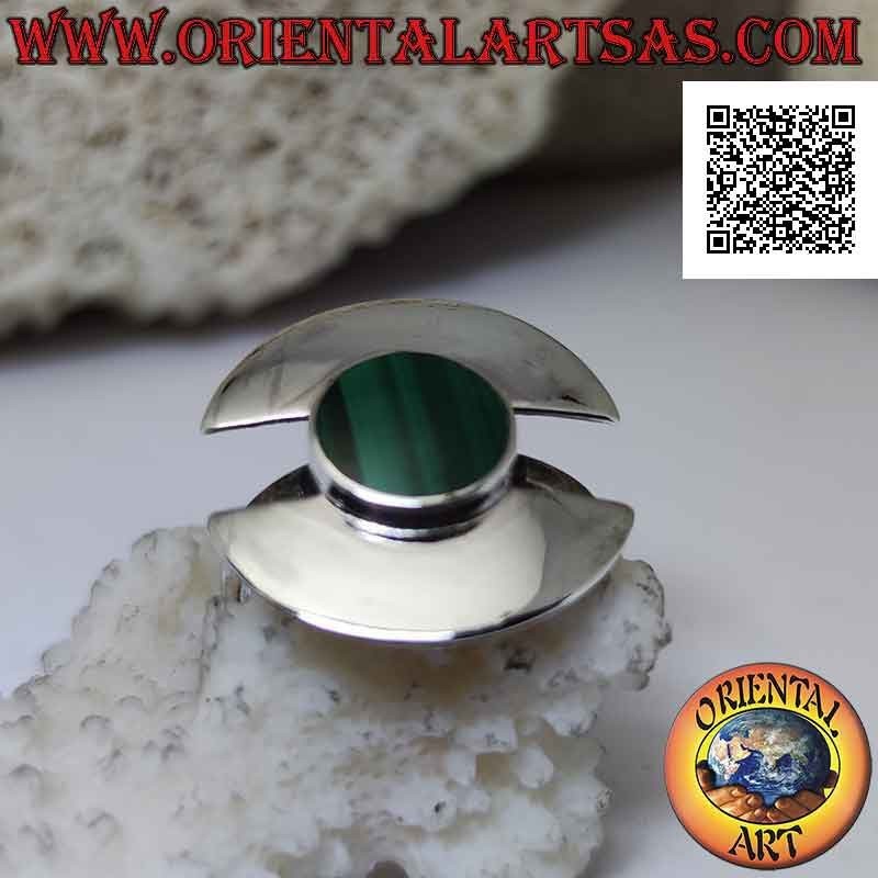 Anello in argento con malachite tonda a filo bordo su due semicerchi lisci separati