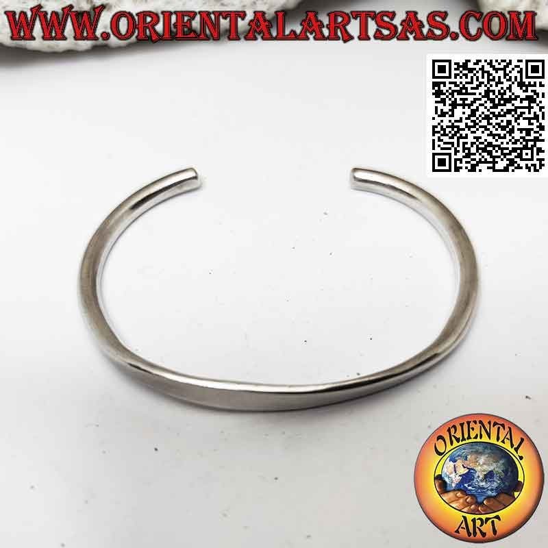 Pulsera rígida en tubular de plata 925 ‰ lisa aplastada en la parte delantera