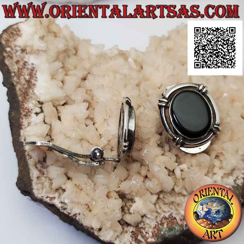 Silberohrringe mit Clipverschluss mit ovalem Onyx umgeben von einem Ring (ohne Loch)