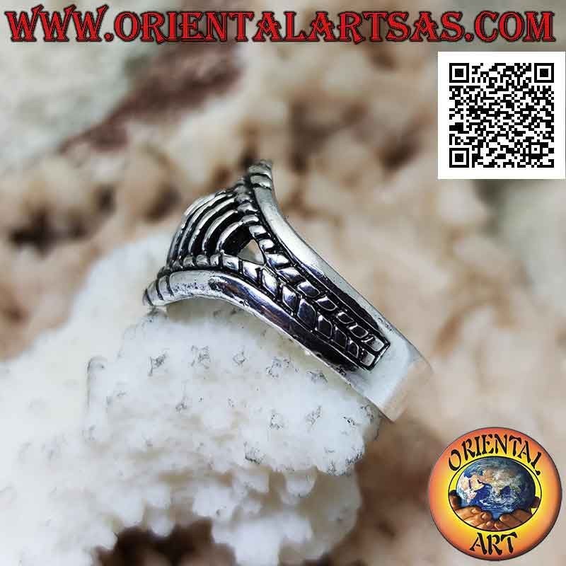 Bague en argent en forme de bouche aux dents pointues