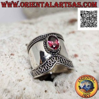 Large bague en argent en forme de V avec grenat ovale et serpentine d'un côté, Bali