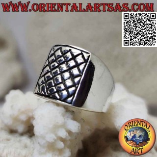 Bague en argent rectangulaire lisse avec gravures croisées
