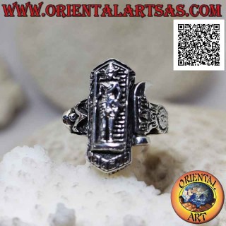 Bague en argent avec Yaksha "le gardien", l'un des 12 gardiens de yak du Wat Phra Kaew à Bangkok
