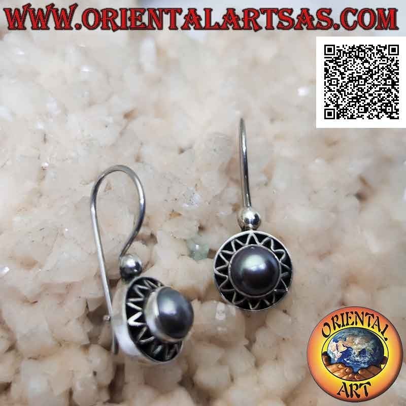 Silver leverback earrings with gray pearl on round pierced frame with a zig zag line