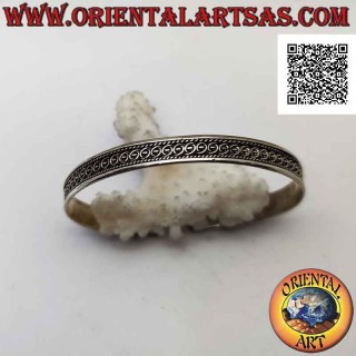 Pulsera rígida en plata 925 ‰ con una línea en los círculos entrelazados en bajorrelieve
