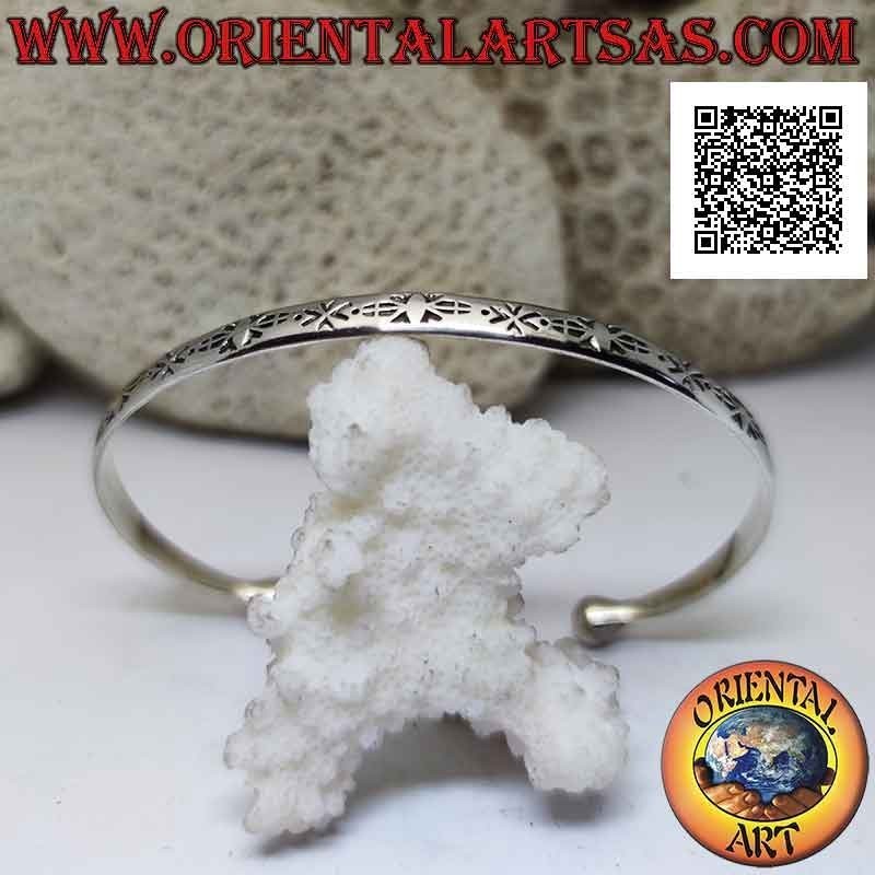 Pulsera rígida en plata 925 ‰ con corazones, cuadrados y V grabada en forma alterna