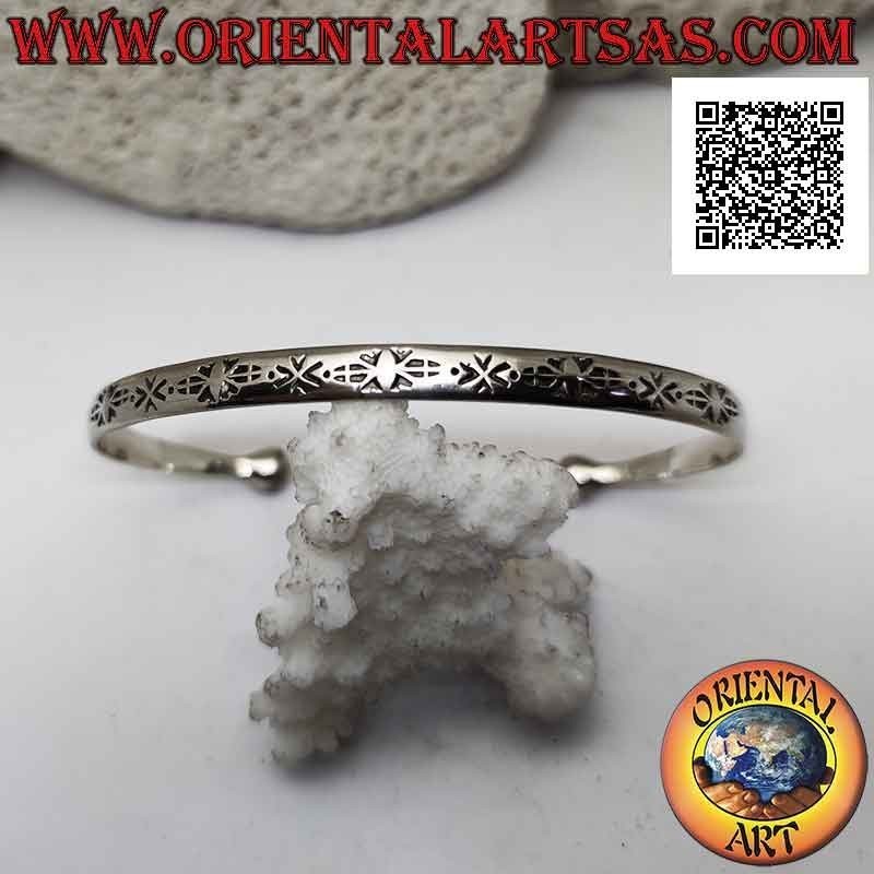Starres Armband in 925 ‰ Silber mit abwechselnden Herzen, Quadraten und V-Gravur