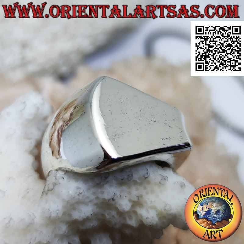 Anello in argento liscio a trapezio isoscele di traverso