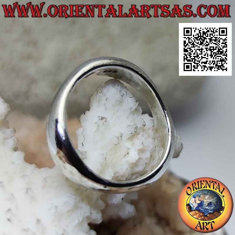 Bague en argent lisse en forme de triangle arrondi