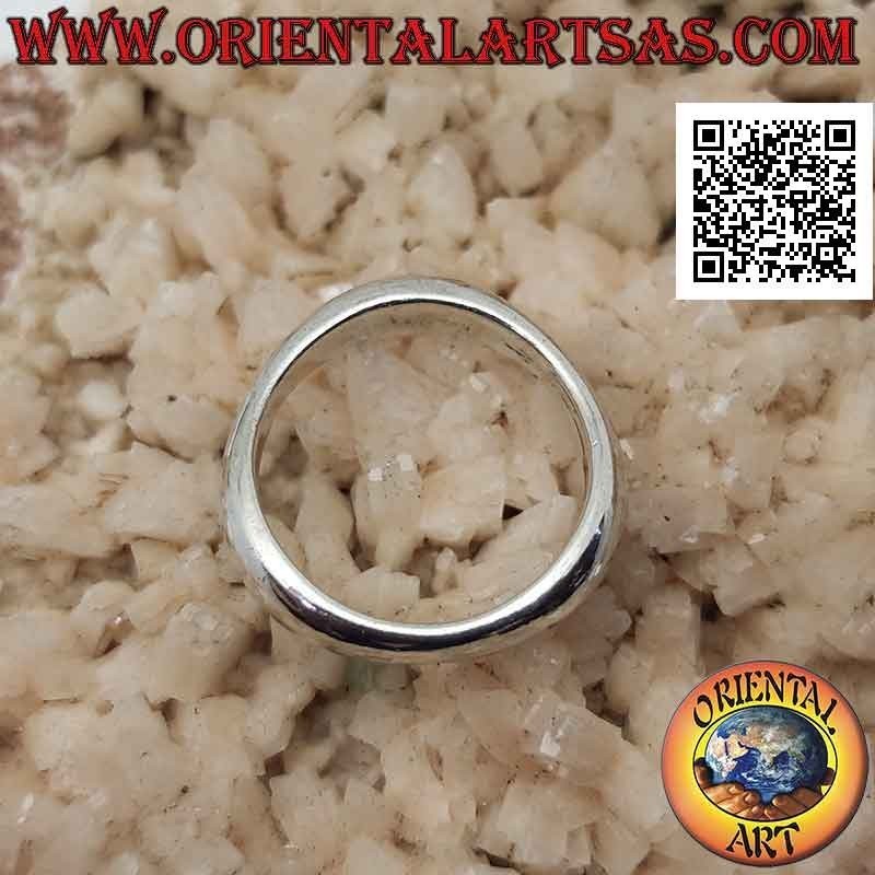 Anello in argento liscio a forma di triangolo arrotondato