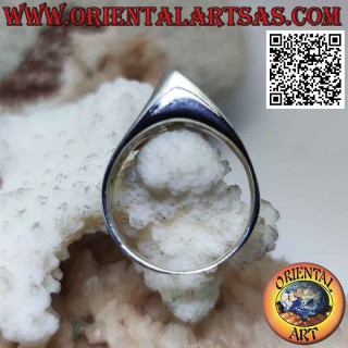 Glatter Silberring mit hervorstehender Spitze auf einer Seite abgerundet und auf der anderen konkav
