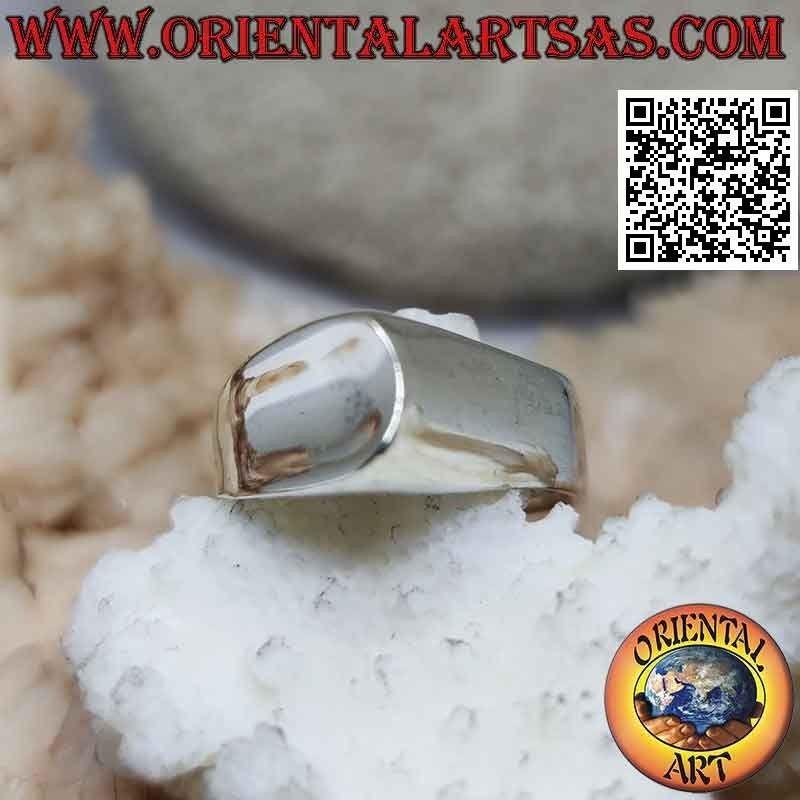 Anello in argento liscio a punta sporgente da un lato bombata e dall'altro concava