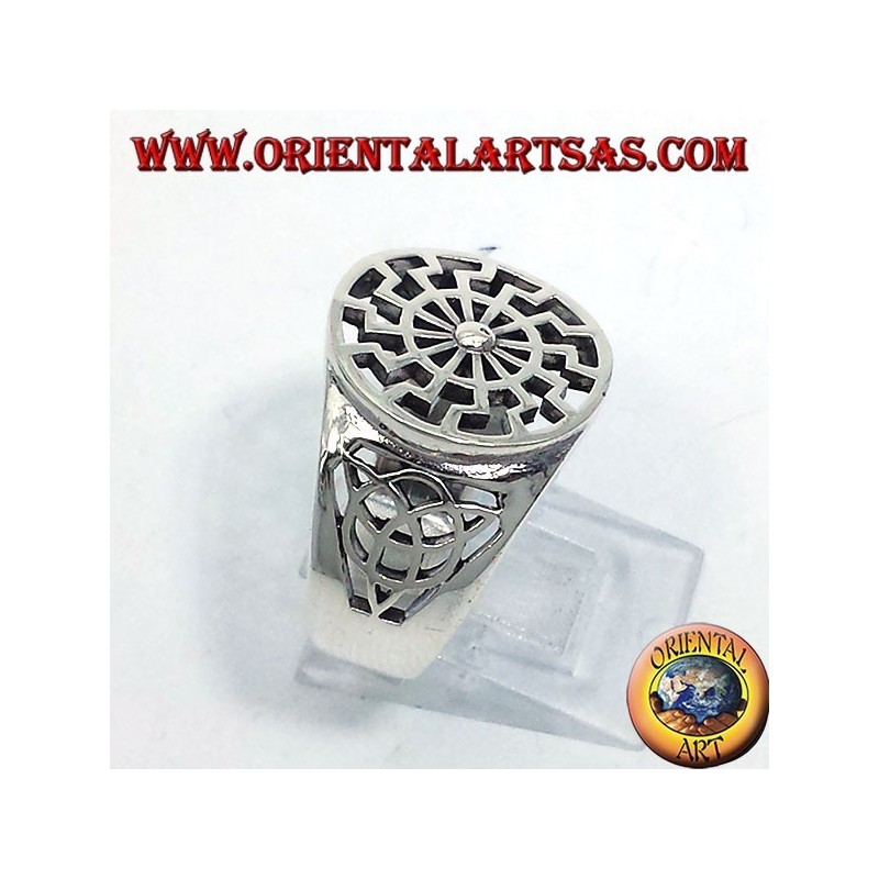Bague en argent soleil noir avec nœud tyrone